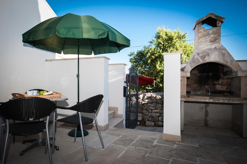 Holiday Home Amela Bol Exterior photo